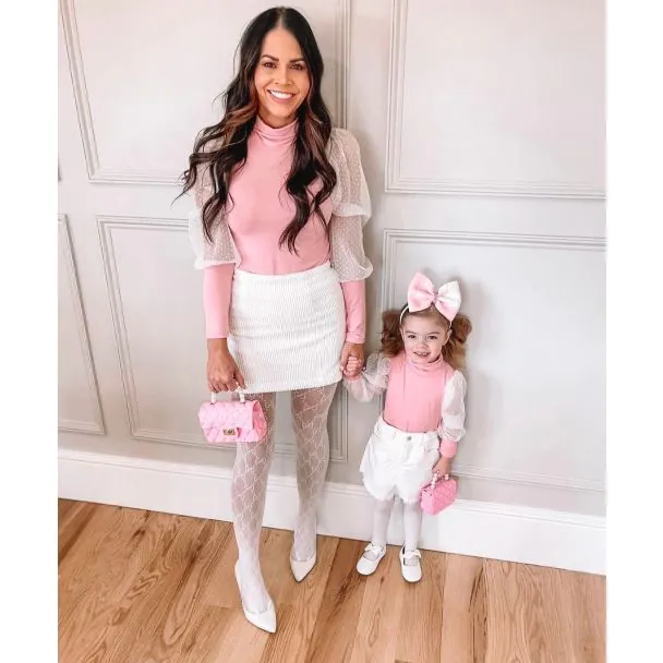 How to Choose the Perfect Matching Outfit for Moms and Daughters